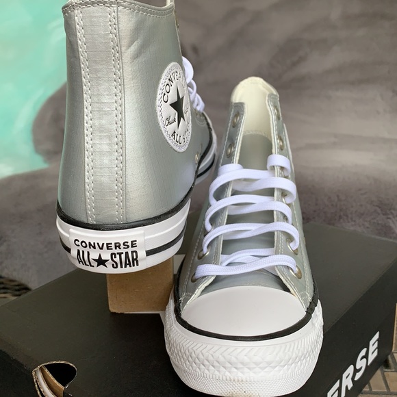 CONVERSE CTAS HI SILVER/WHITE/BLACK WMNS - Picture 12 of 16